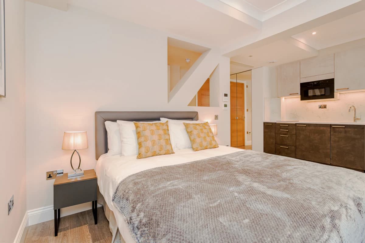Safforn Hill — Studio Apartment