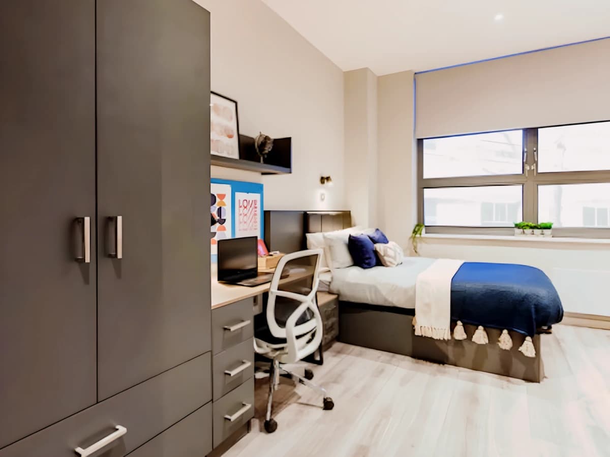 Grosvenor House — Premium Studio With Wet Room