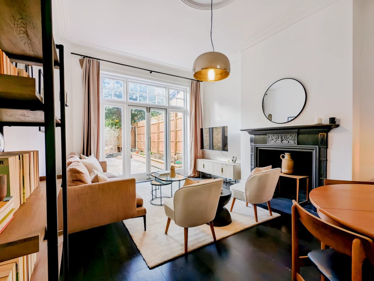 SL-Belsize Park — 2 Bed Apartment with private garden