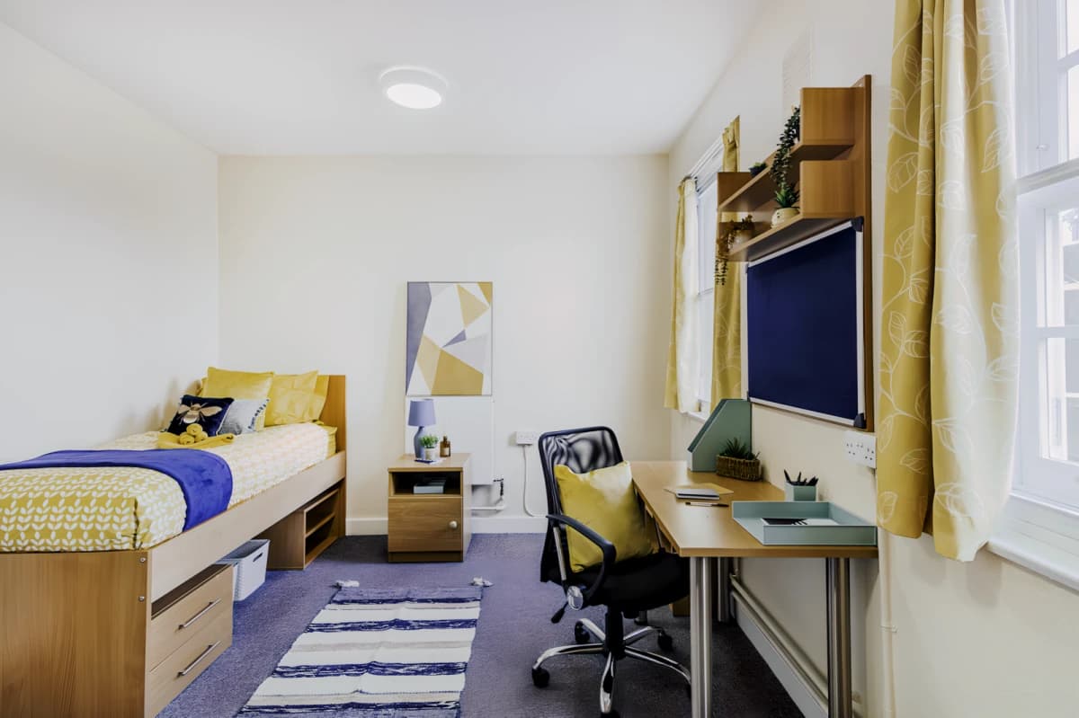 Goldsmiths House Camden — Large single room
