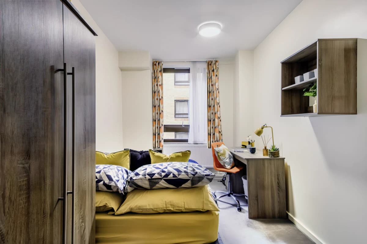 Helen Graham House — Studio flat