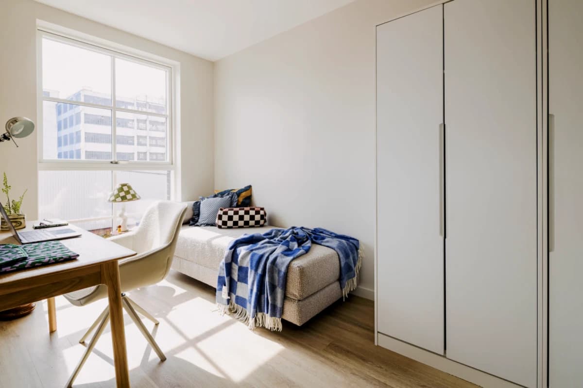 Momento Hayes — Extra Large 3 Bedroom