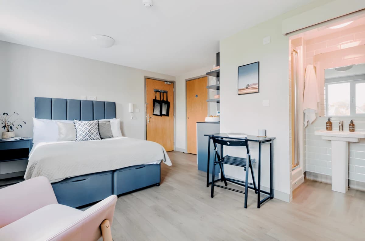 Finsbury Park — Master En-Suite A