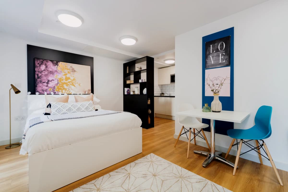 Portchester House — Gold Double Deluxe Studio