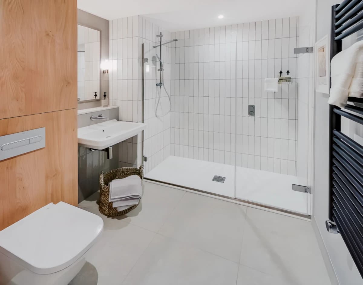 Lyons Dock — One Bedroom