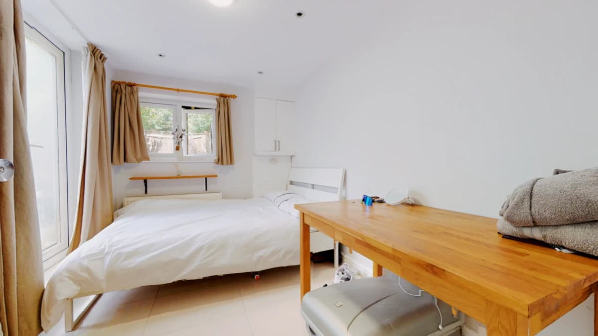 Lillie Road B — 3 Bed / 2 Bath