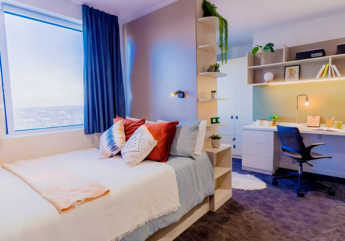iQ Vega — Penthouse Studio Plus