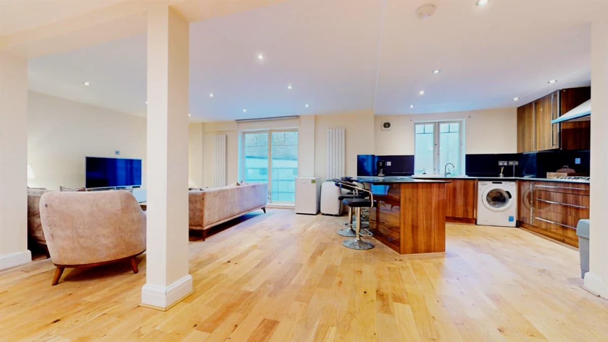 Hampden Gurney Street, Hyde Park — 3 Bed 2 Bath, Flat 3, 20