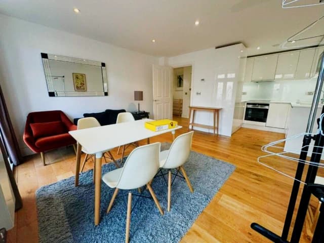 LH-11 Grafton Mews