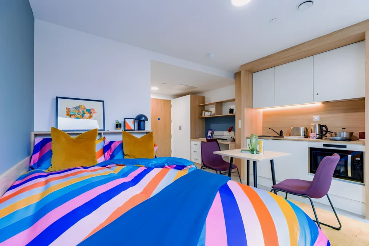 Venti House — Penthouse Skyline Studio
