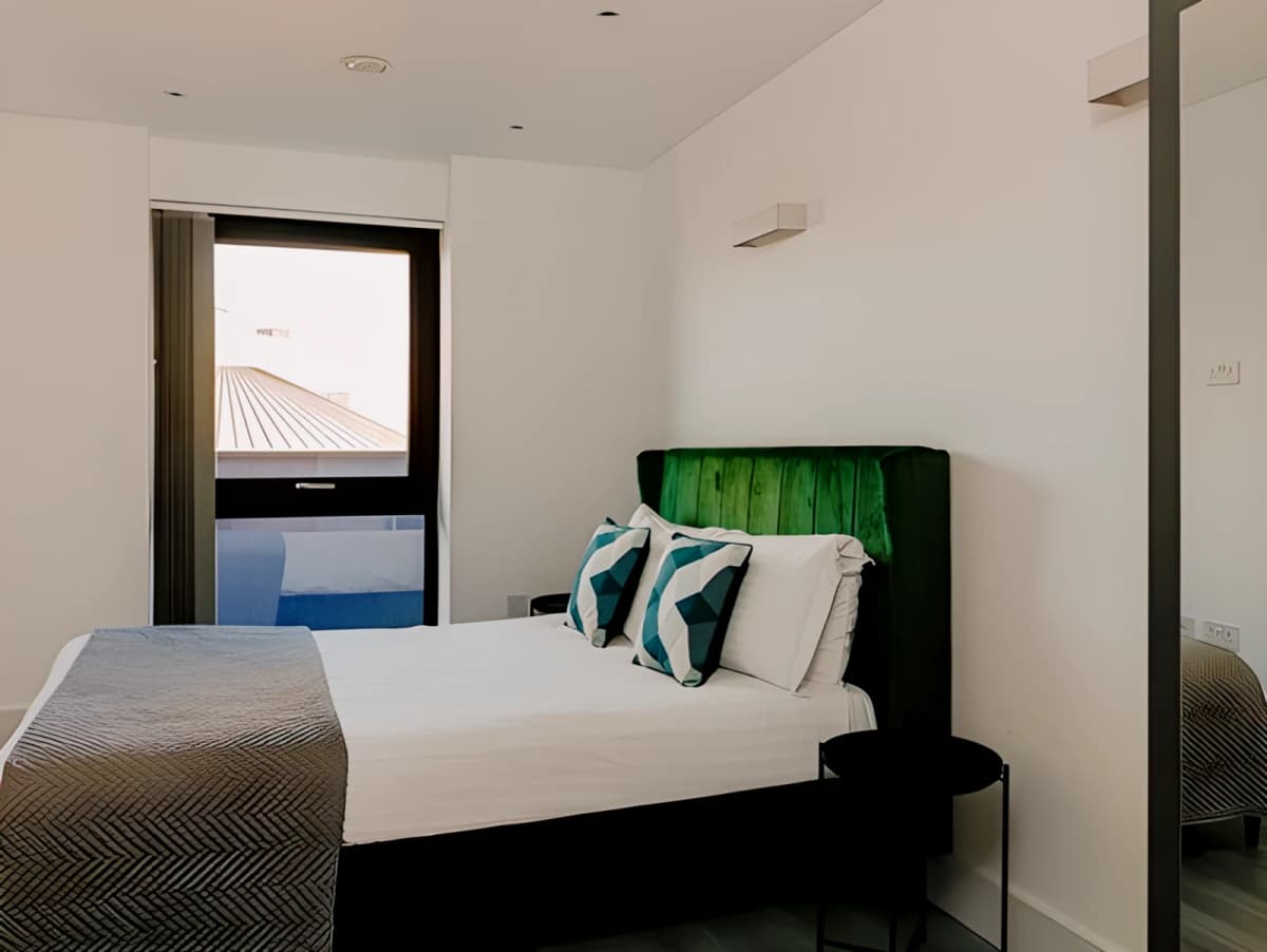 London Brentford — Two Bedroom Two Bathroom Exec