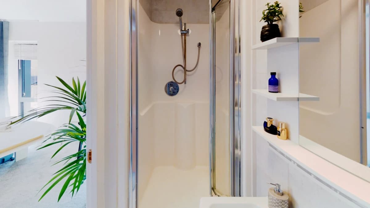 Finsbury Park — Master En-Suite B