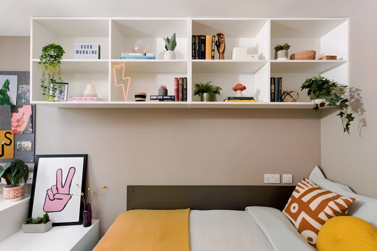 Stratford One — Medium Ensuite