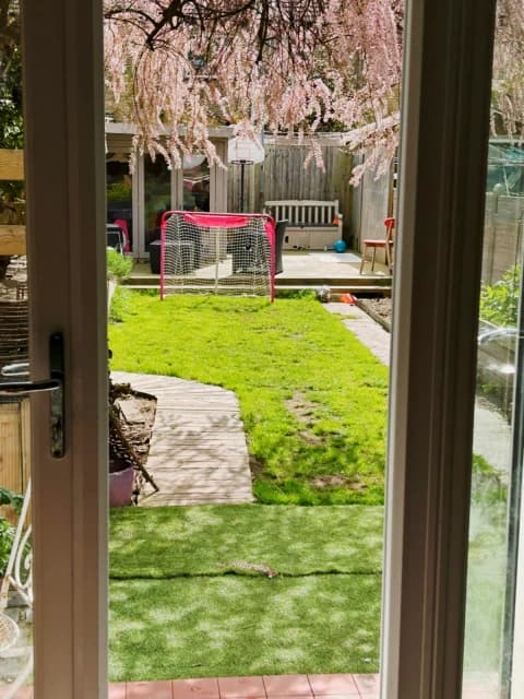 Bright double bedroom in East Ham