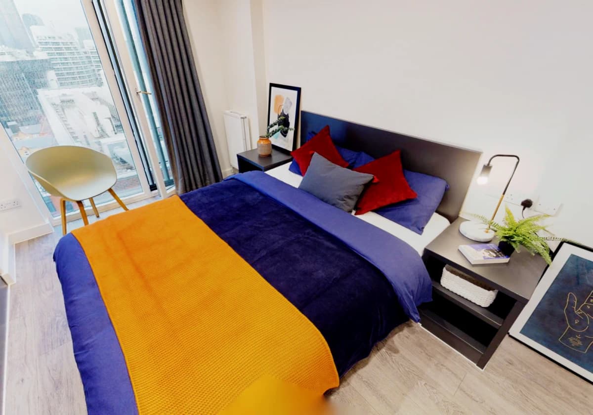 iQ Shoreditch — Diamond Apartment