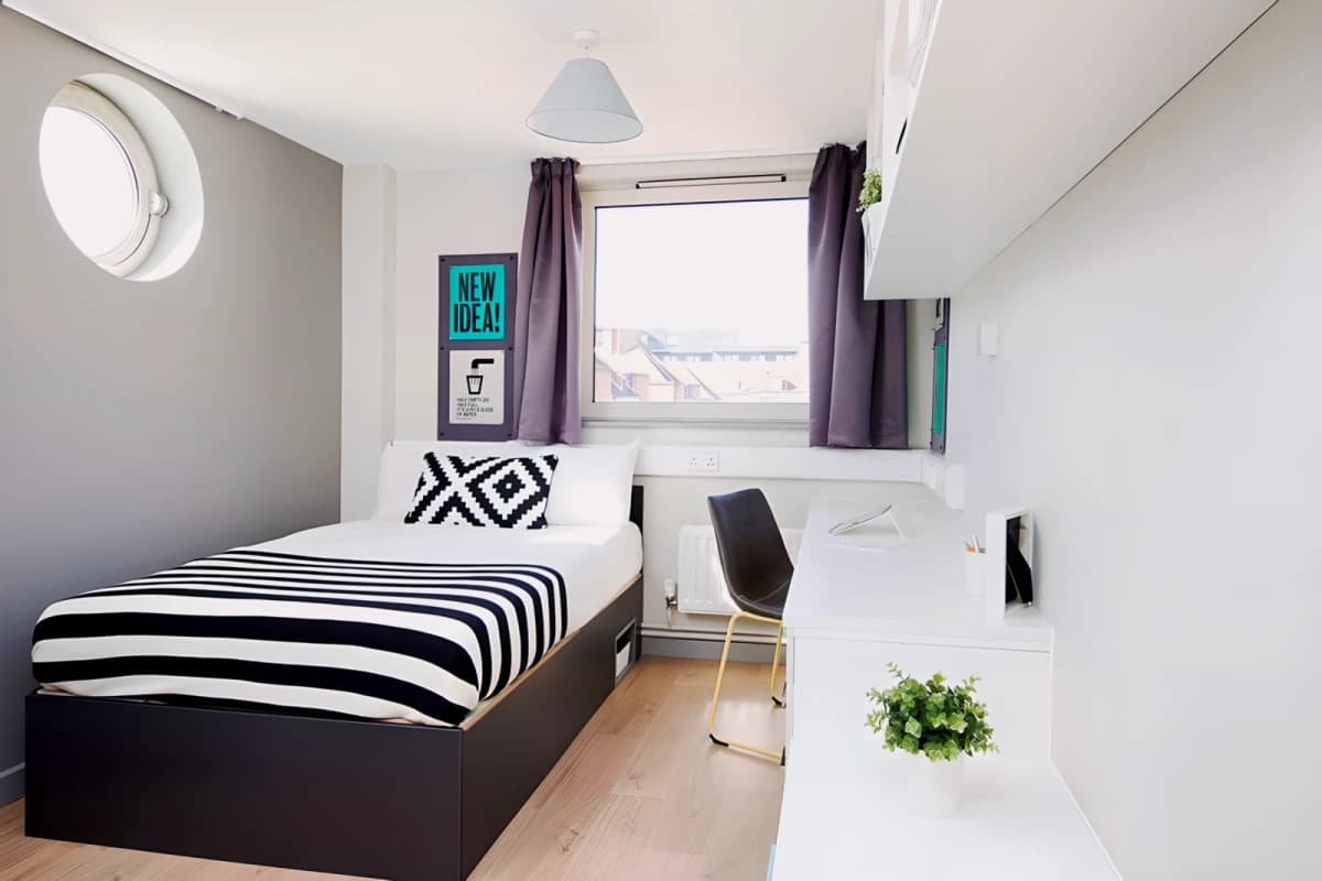 Gob East Central House — Ensuite Classic Ground Floor