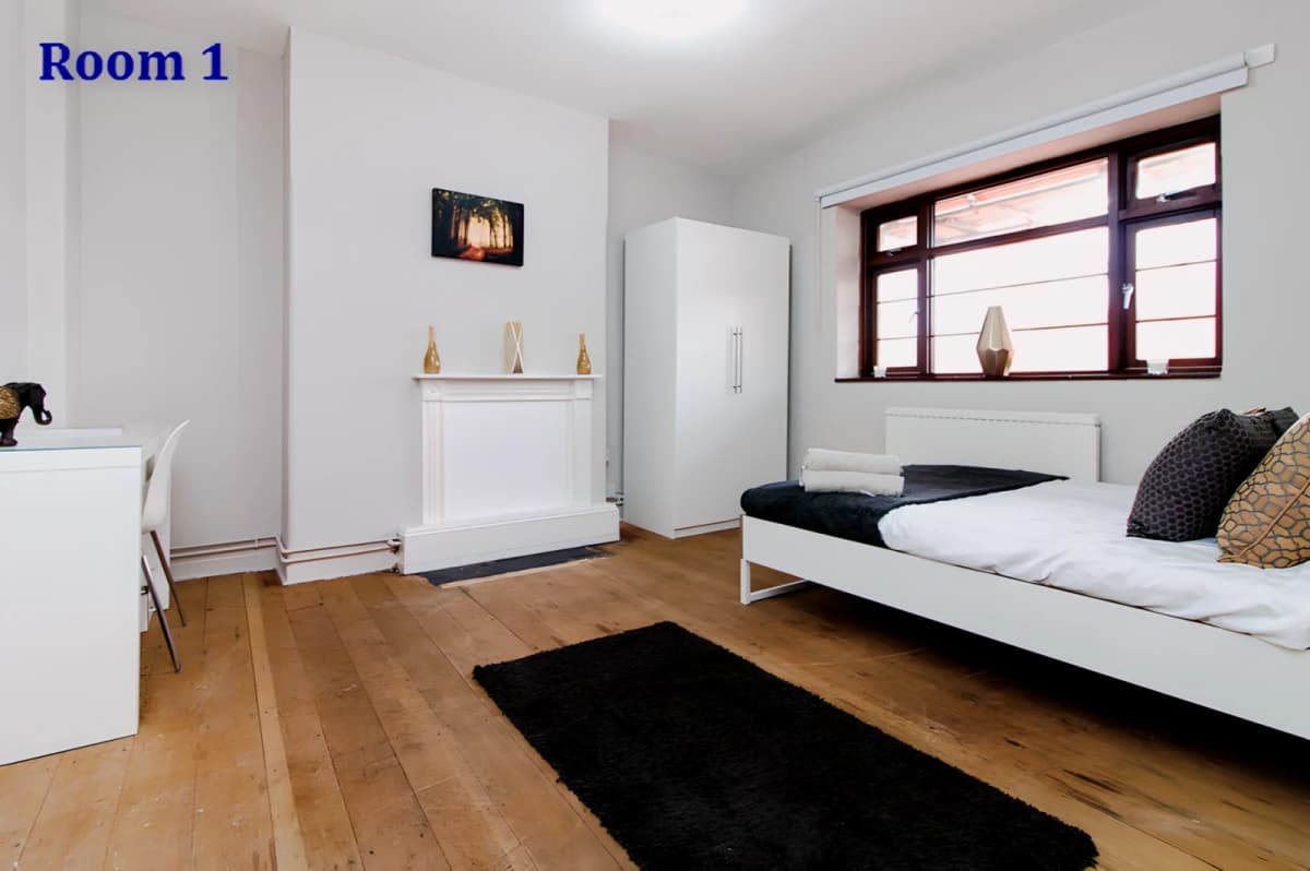 Keats House — 4 Bed / 1 Bath