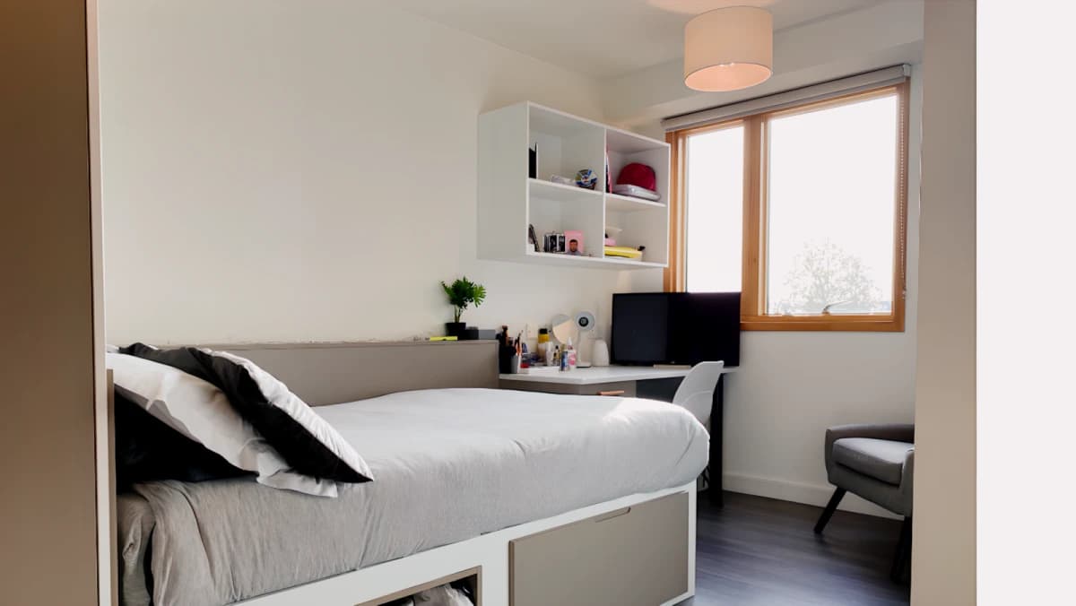 Charles Morton Court — Luxury Studio