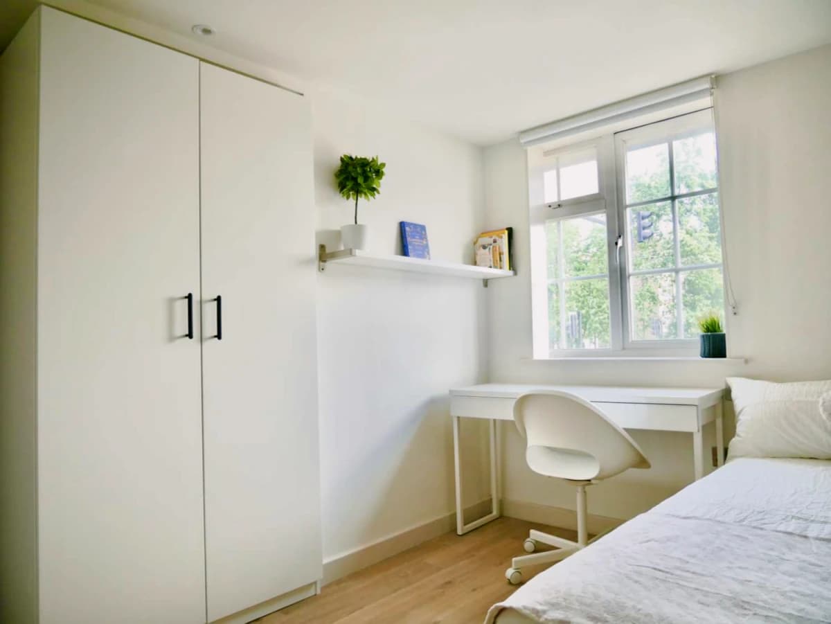 UM-YOLIVING White City Westway — 5 Bedroom 5 Bathroom room3