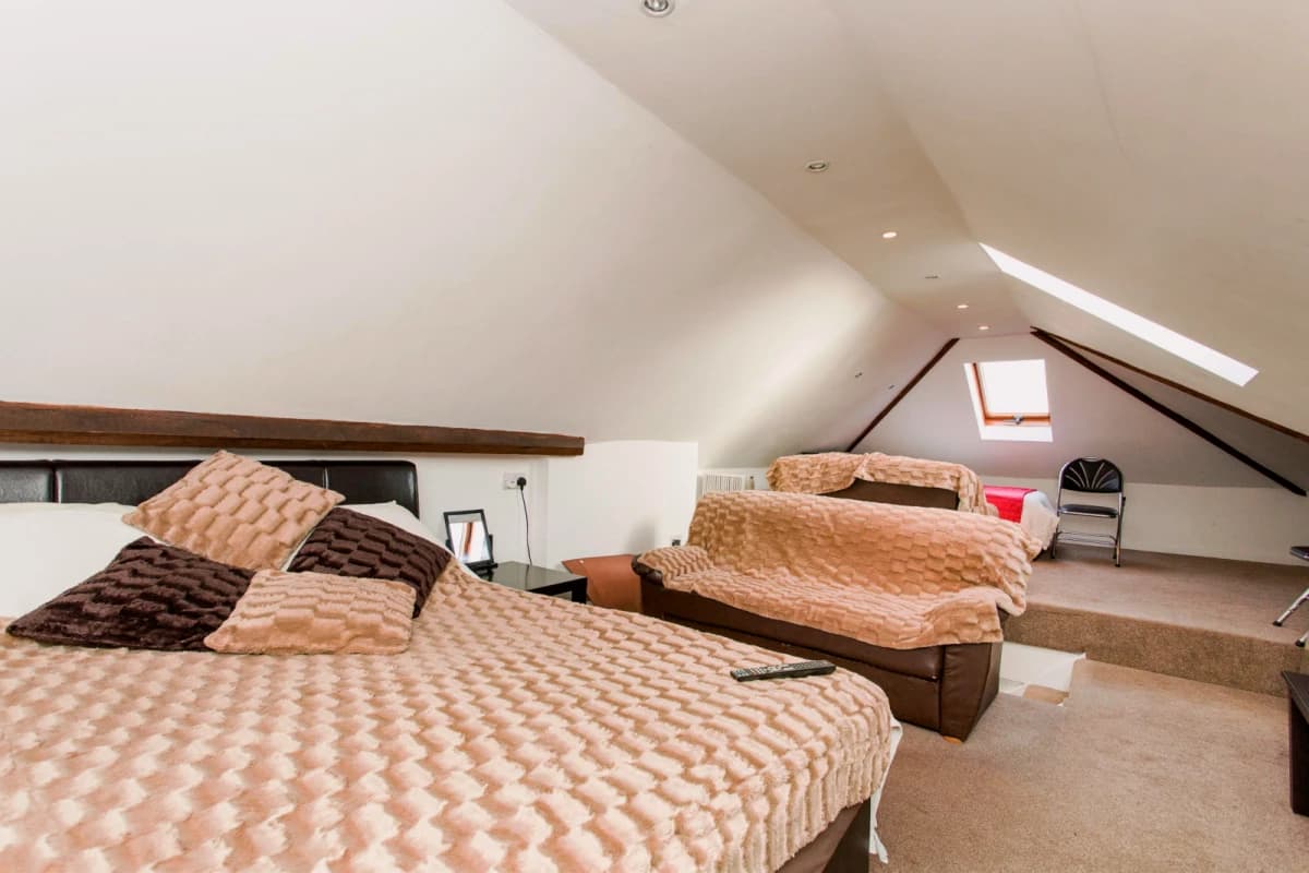 house in Ilford — Superb triple bedroom located in green Barkingside