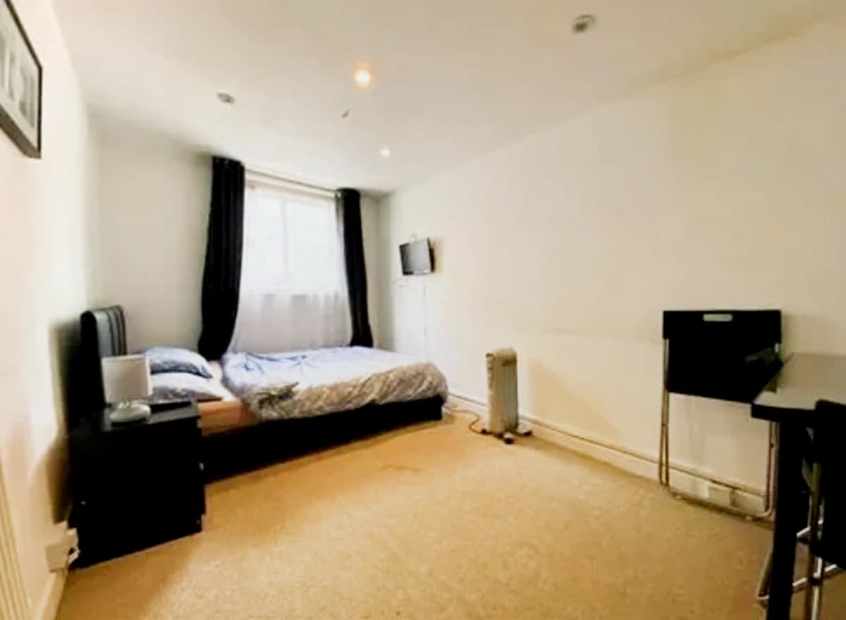 LH-Leigh Street — 2B1B