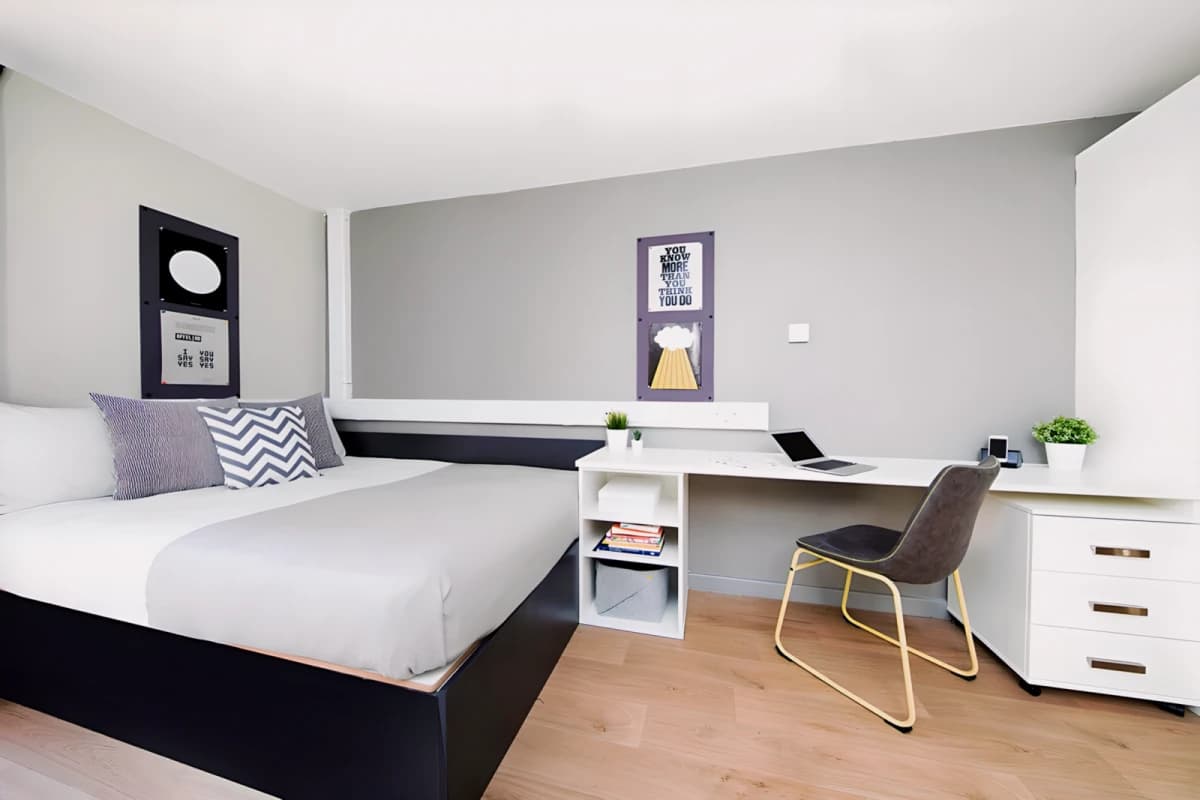 Gob East Central House — Accessible Studio Classic