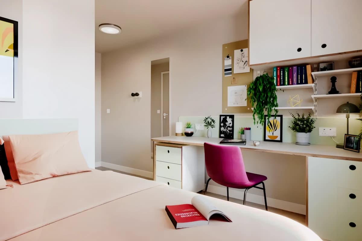 Gob Station Court — Ensuite Classic