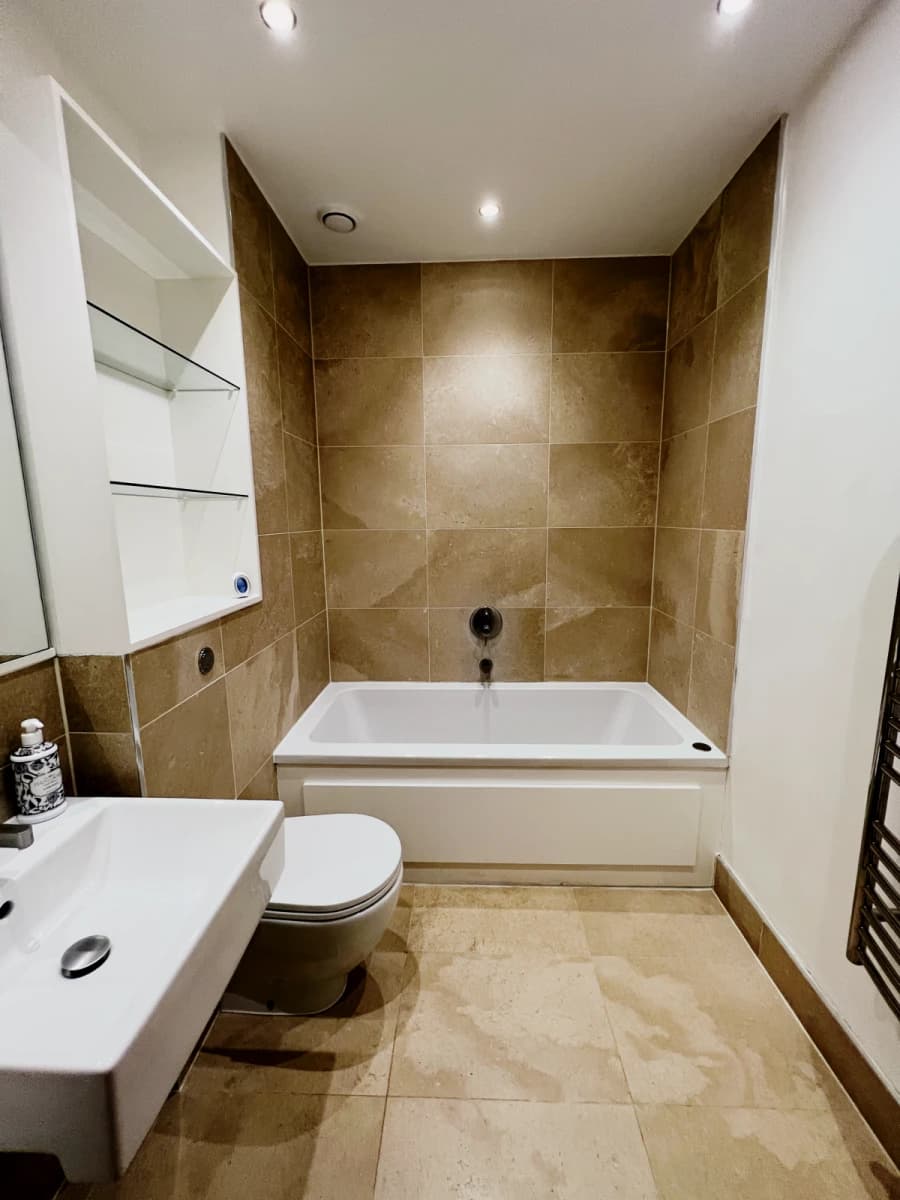 Bazalgette Court — 2 Bedroom 2 Bathroom roomA