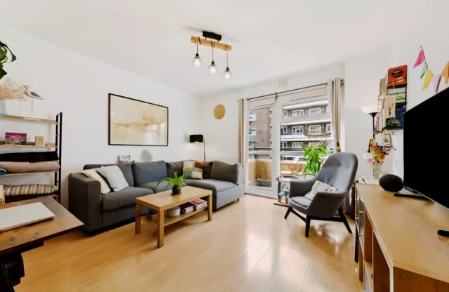 LH-Wyvil Road, London SW8