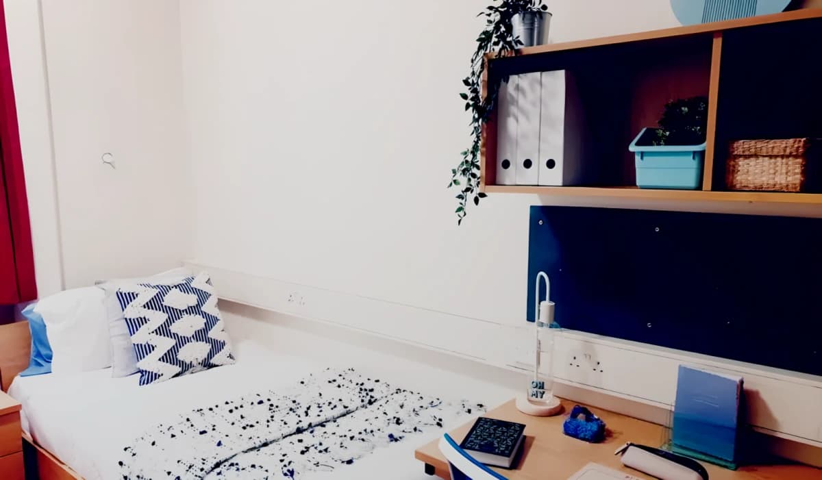 Northumberland House — Twin En-suite