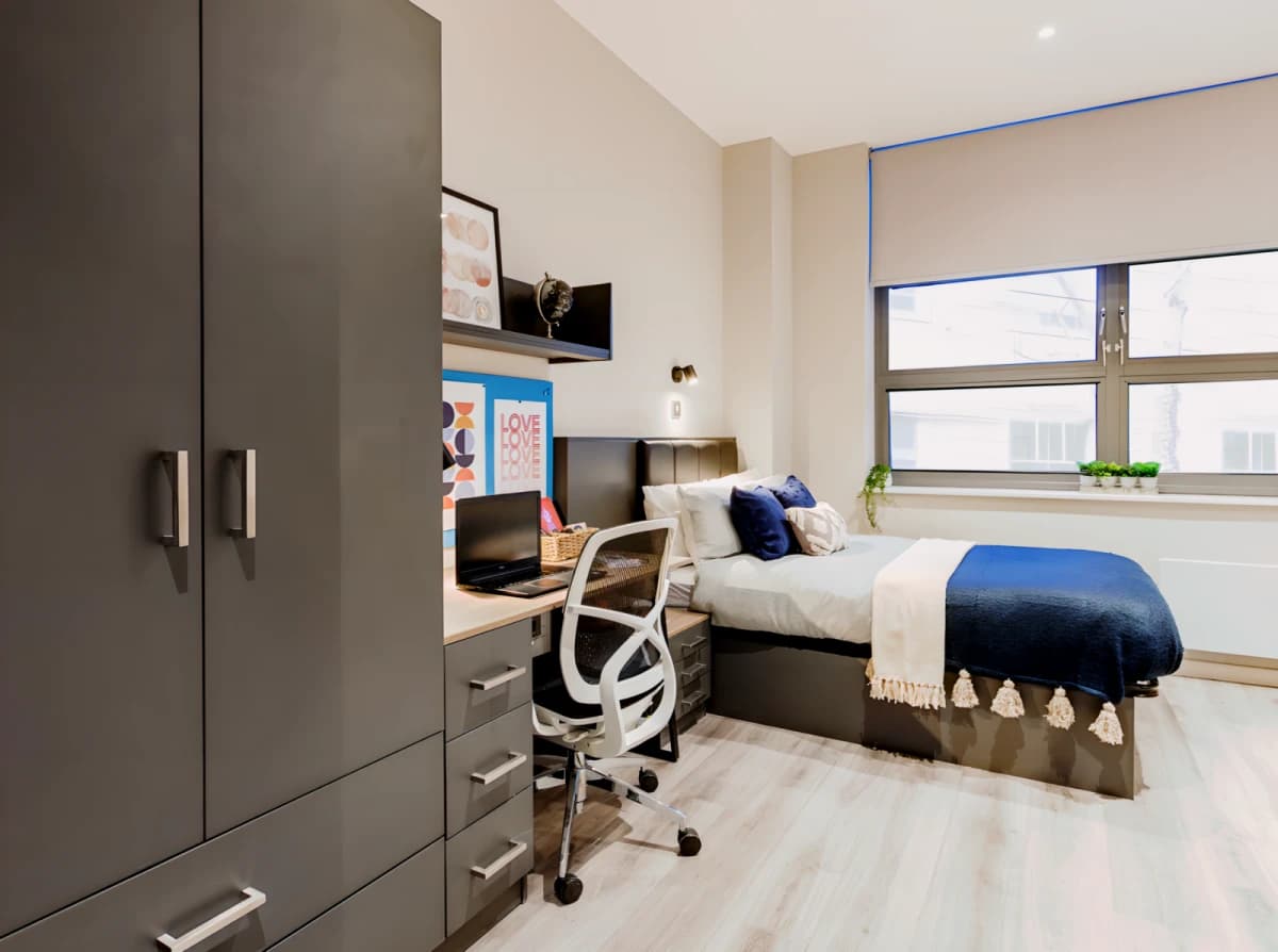 Grosvenor House — Premium Studio Plus
