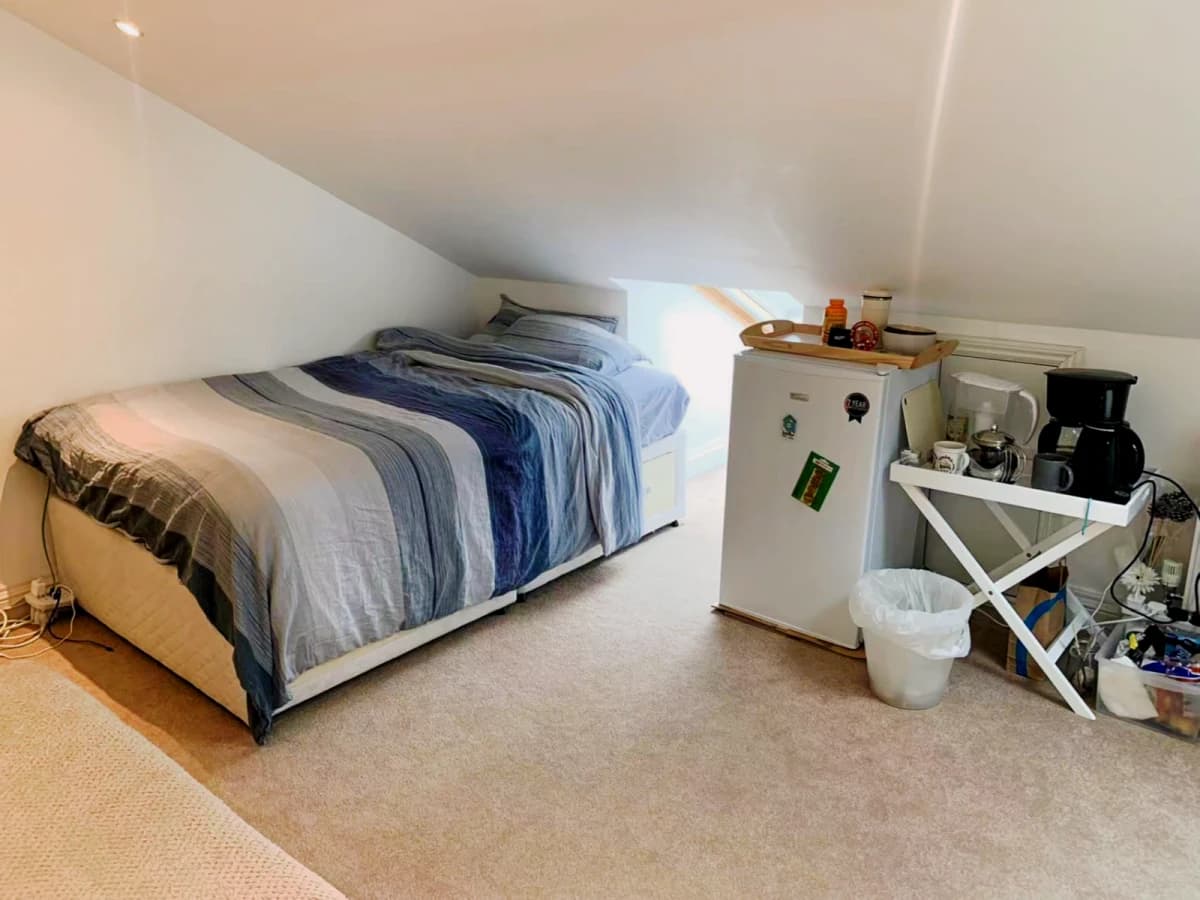 Kingston, 14 Richmond Park Road — Double room in a shared house