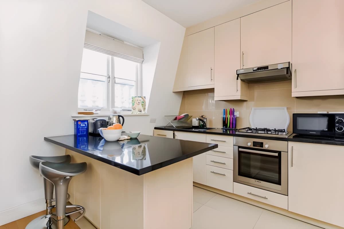 Castletown Road, West Kensington — 2 Bed 1 Bath, Flat 5, 5