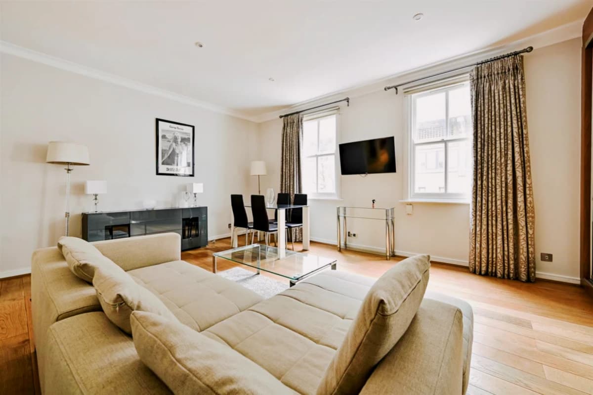 Pembroke Road, Kensington — 1 Bed 1 Bath, Flat 3, 66a