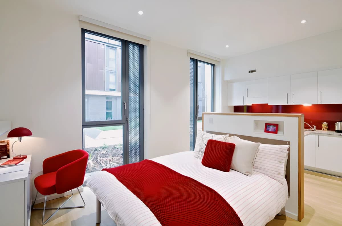 Wood Lane Studios — Deluxe Premium - Accessible Room