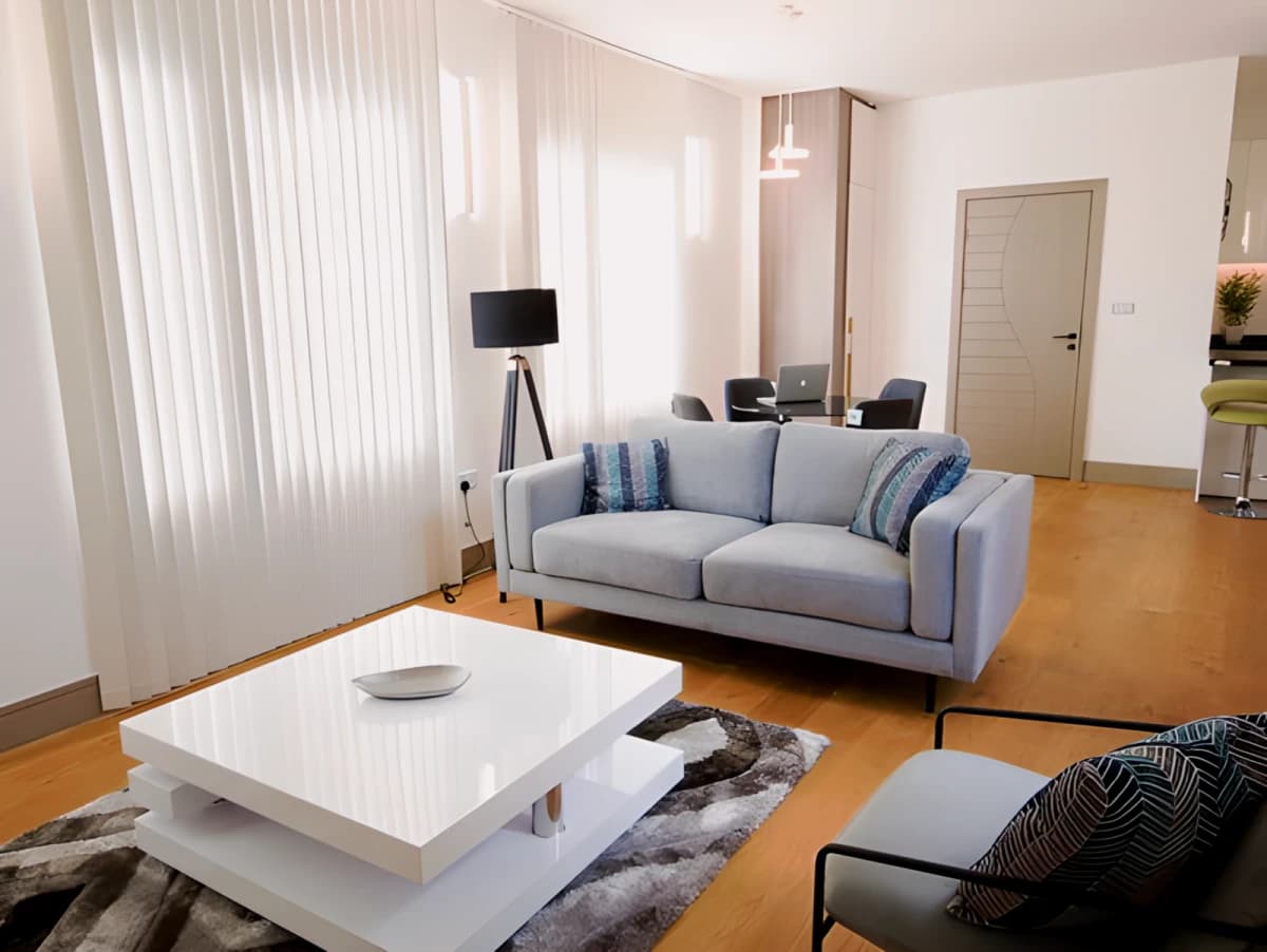 London Kew Bridge — Two Bedroom One Bathroom Apartment