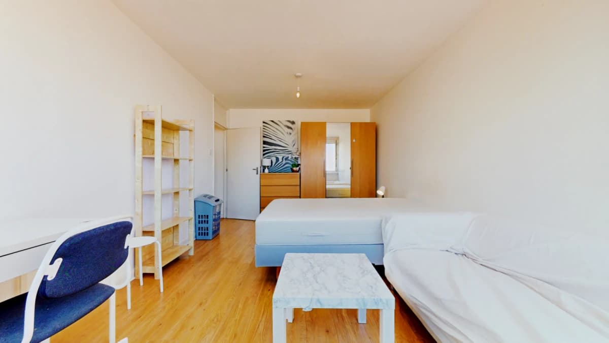 Gambier House B — 3 Bedroom 1 Bathroom roomA