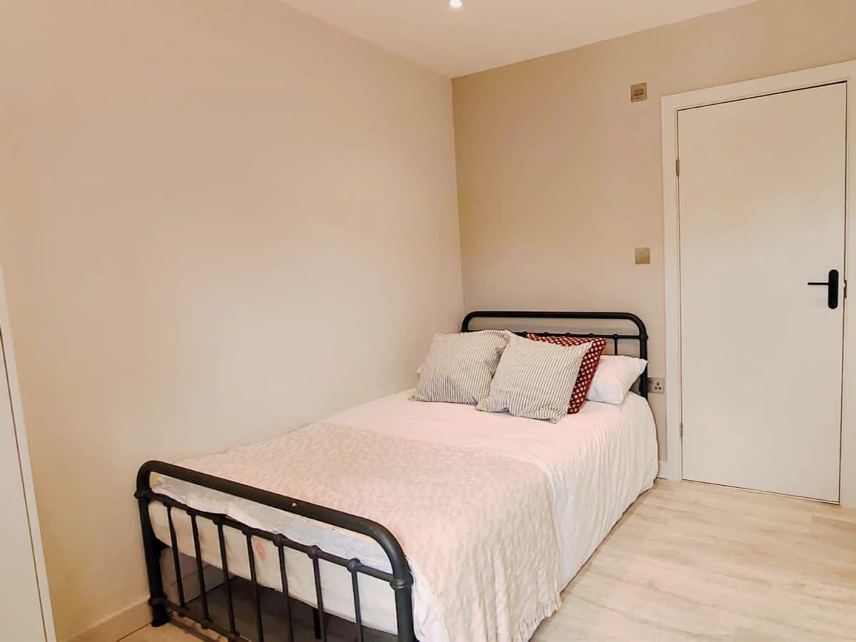 UM-YOLIVING Kingston Addison Gardens 2b2b — 2 Bedroom 2 Bathroom room2