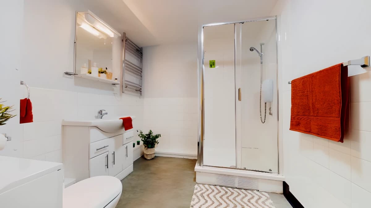 iQ Will Wyatt Court — Bronze En Suite DDA