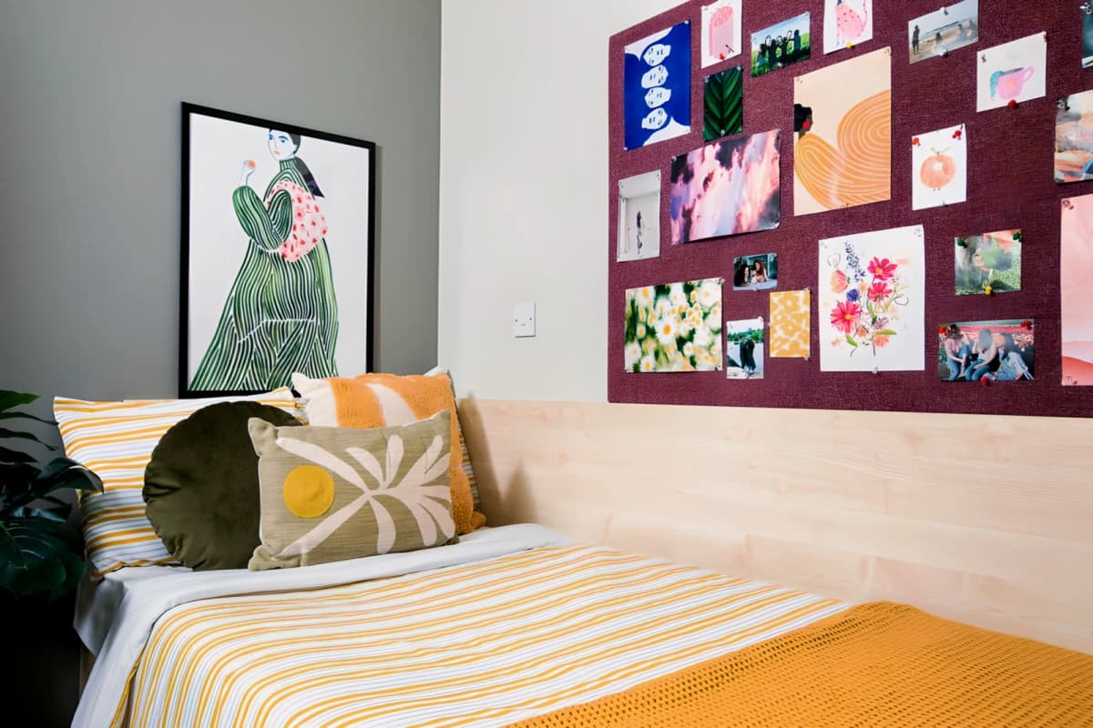 Quantum Court — Large Ensuite