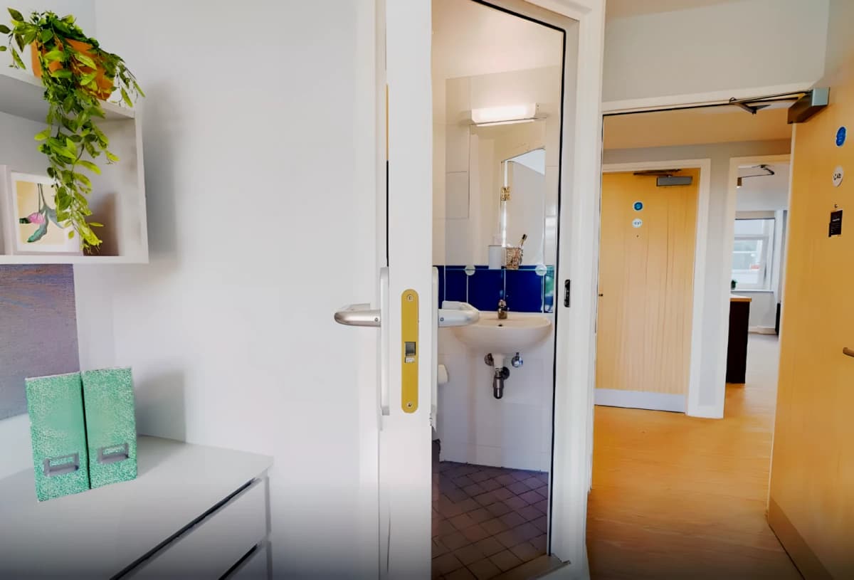 iQ Tufnell House — Bronze En Suite Plus