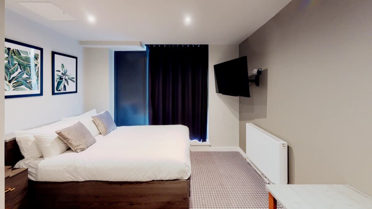 Astra House — Premium En Suite