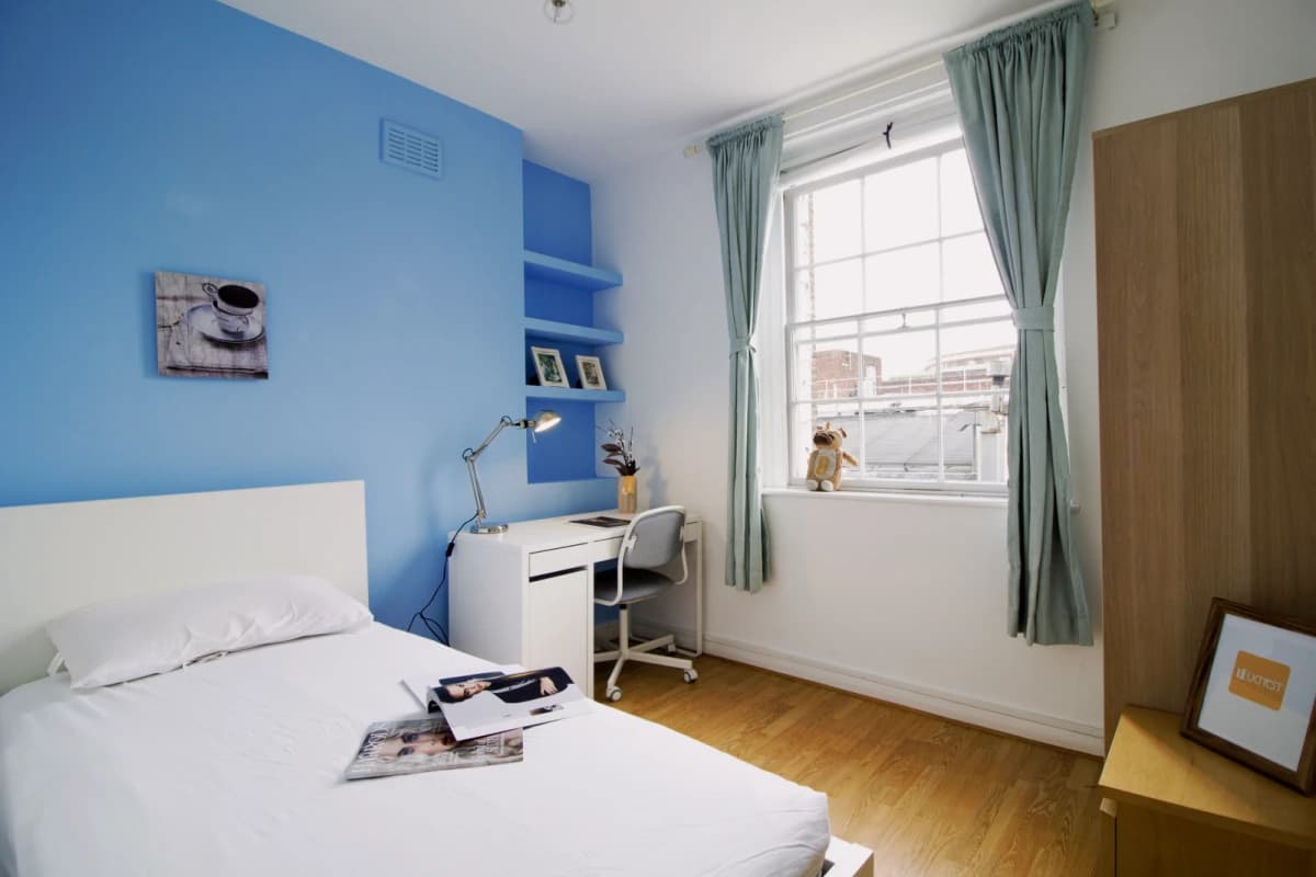 Gloucester Place C — 2 Bedroom 1 Bathroom roomB
