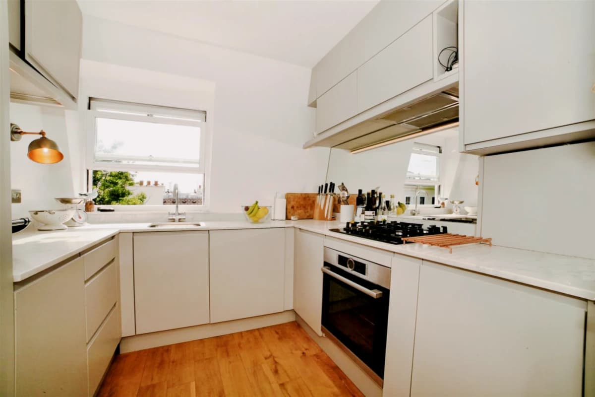Talbot Road, Notting Hill — 2 Bed 1 Bath, Penthouse, 73