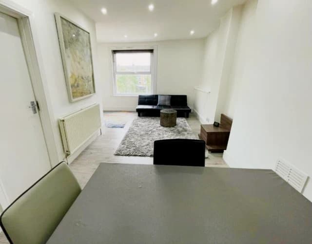 LH-Goldhawk Road