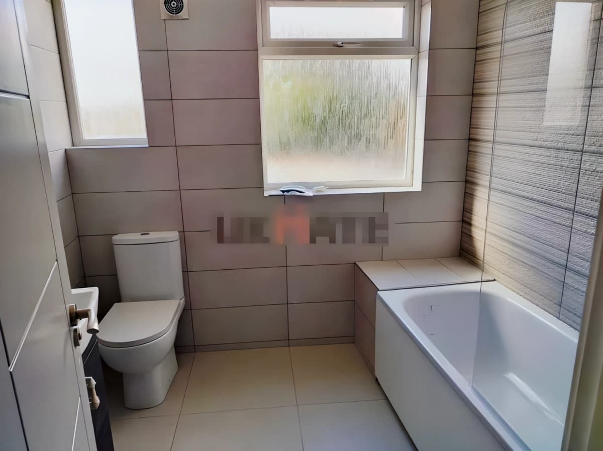 UM-Tolworth Flat 1B — 2 Bedroom 2 Bathroom