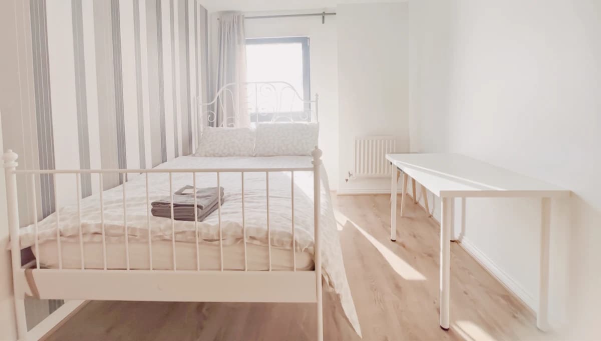 Lock House — 2 Bed / 2 Bath