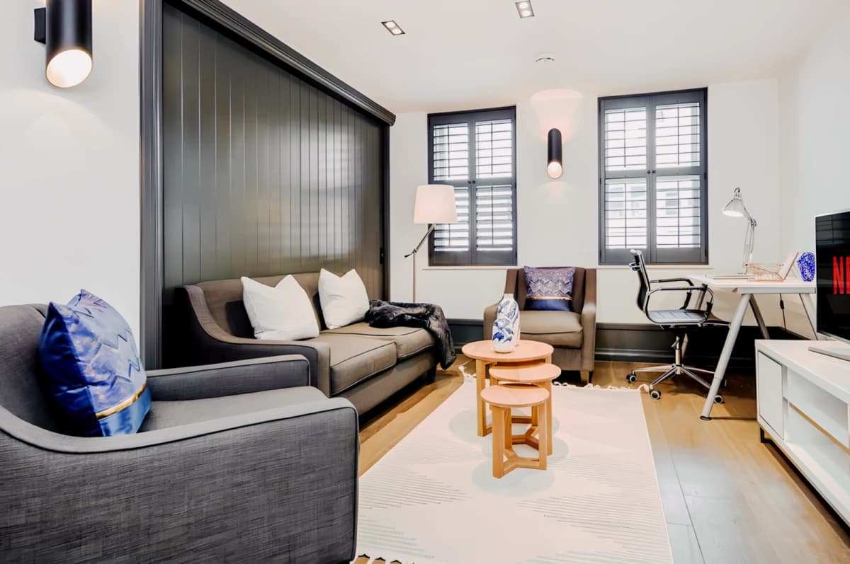SL-Garrick Street — Stylish 2 Bed Apartment
