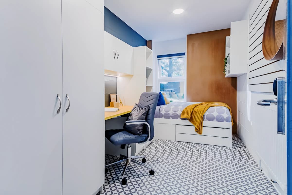 Wood Green Hall — Premium single room