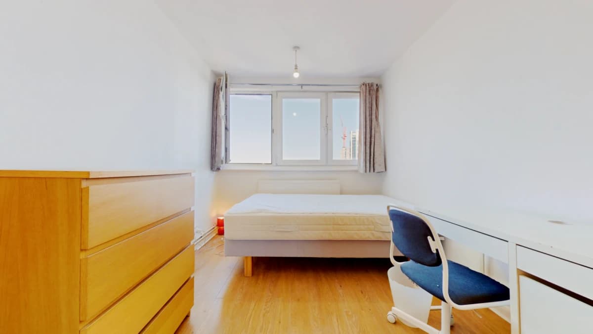 Gambier House B — 3 Bedroom 1 Bathroom roomB